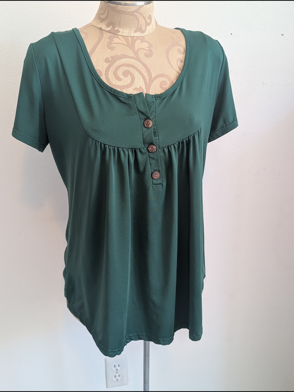 Women's Green Short-Sleeve Scoop Neck Henley Top